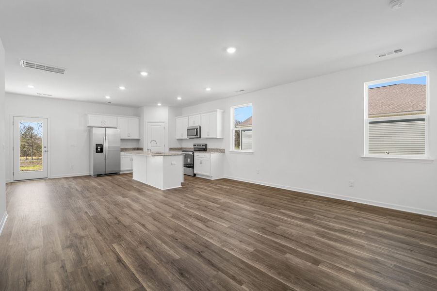 221 Idle Dr, Shelbyville, TN.  - Slide 7