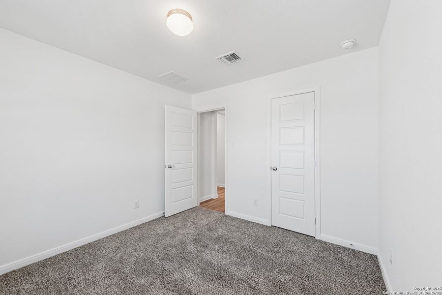Spacious, unfurnished interior of a new home in Park Place, New Braunfels (Image 24).