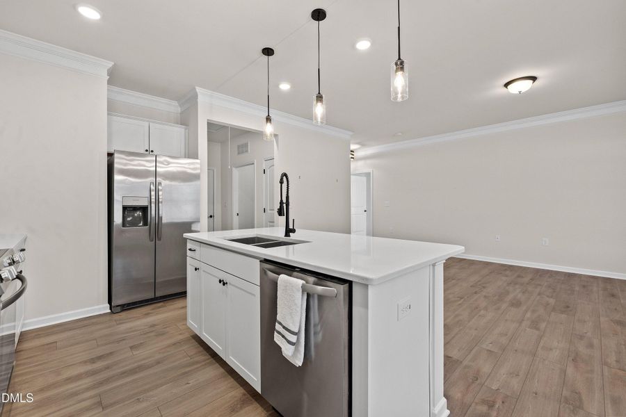 27-23 Knoll_7081 27-23 Knoll_7081