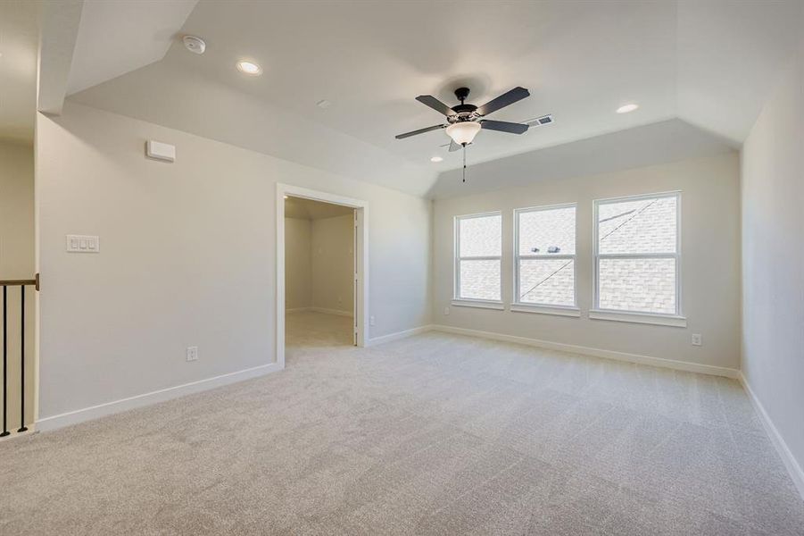Spacious, unfurnished interior of a new home in BridgeWater 60s, Midlothian (Image 26).