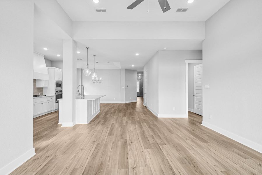 Spacious, unfurnished interior of a new home in ARTAVIA 50' Homesites, Conroe (Image 28).