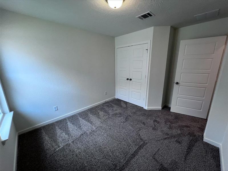 Spacious, unfurnished interior of a new home in Sterling Ridge, Huntsville (Image 19).