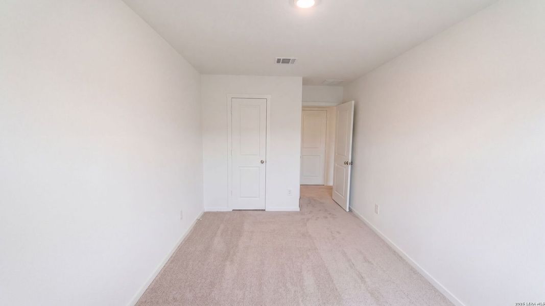 Spacious, unfurnished interior of a new home in Landon Ridge, San Antonio (Image 10).
