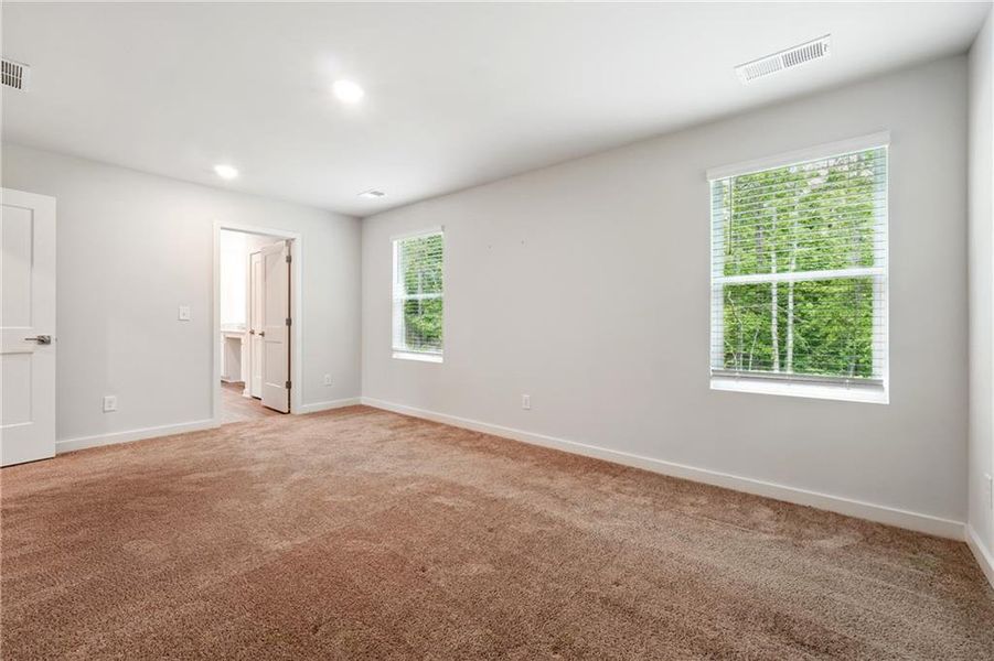 Spacious, unfurnished interior of a new home in Twin Oaks, Villa Rica (Image 11).