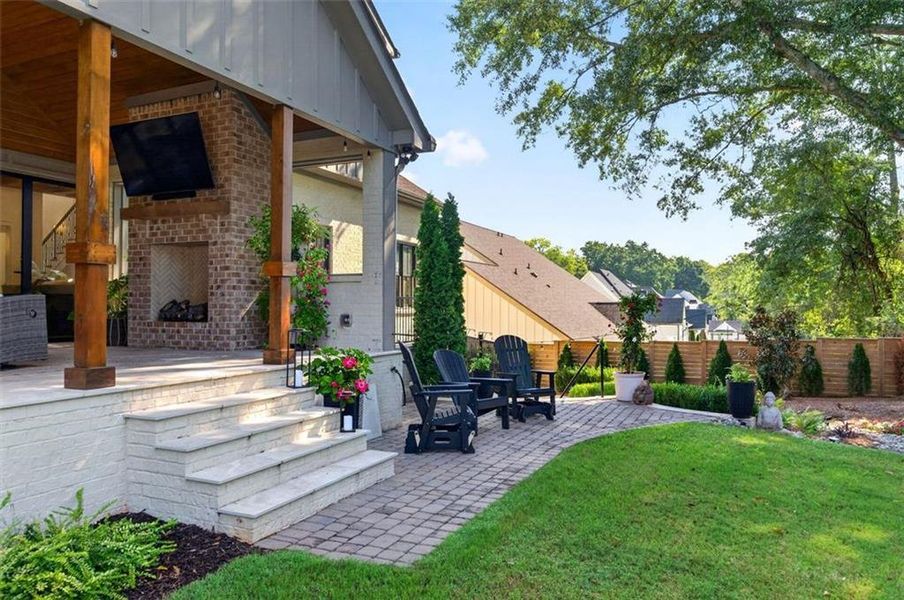 Exterior details and patio area of a home in , Alpharetta (Image 30).