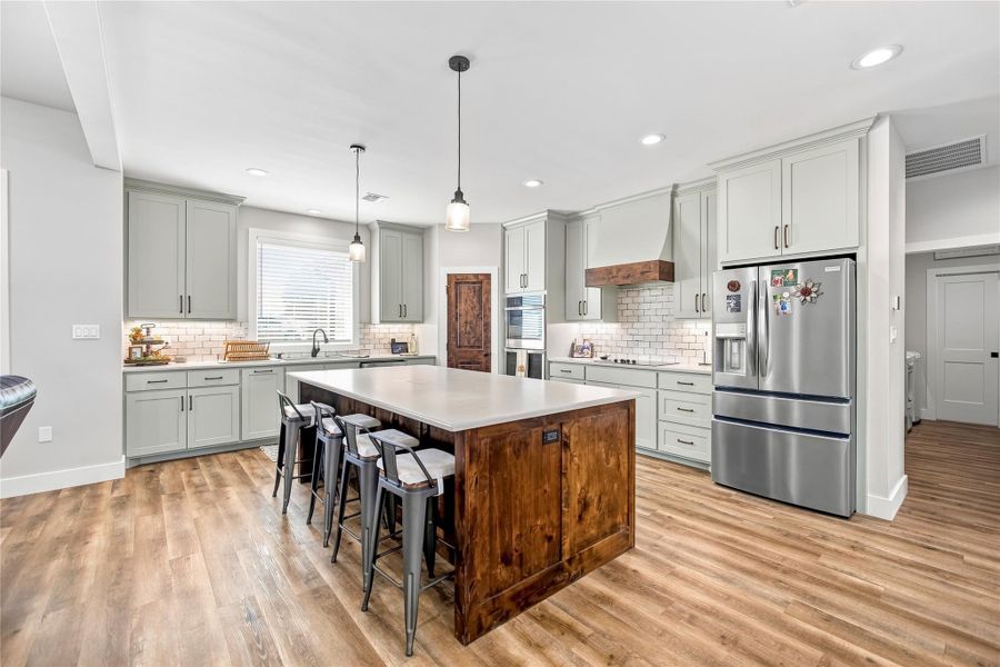 Furnished interior view inside a new home in , Cuero (Image 19).