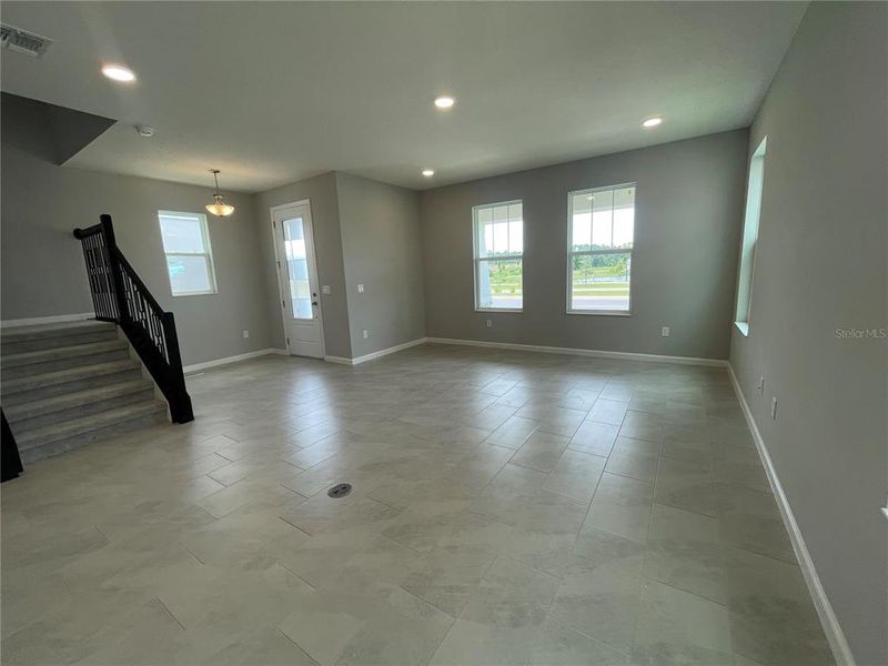 Spacious, unfurnished interior of a new home in Center Lake on the Park, St. Cloud (Image 50).