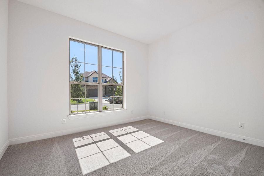 Spacious, unfurnished interior of a new home in 6 Creeks, Kyle (Image 15).