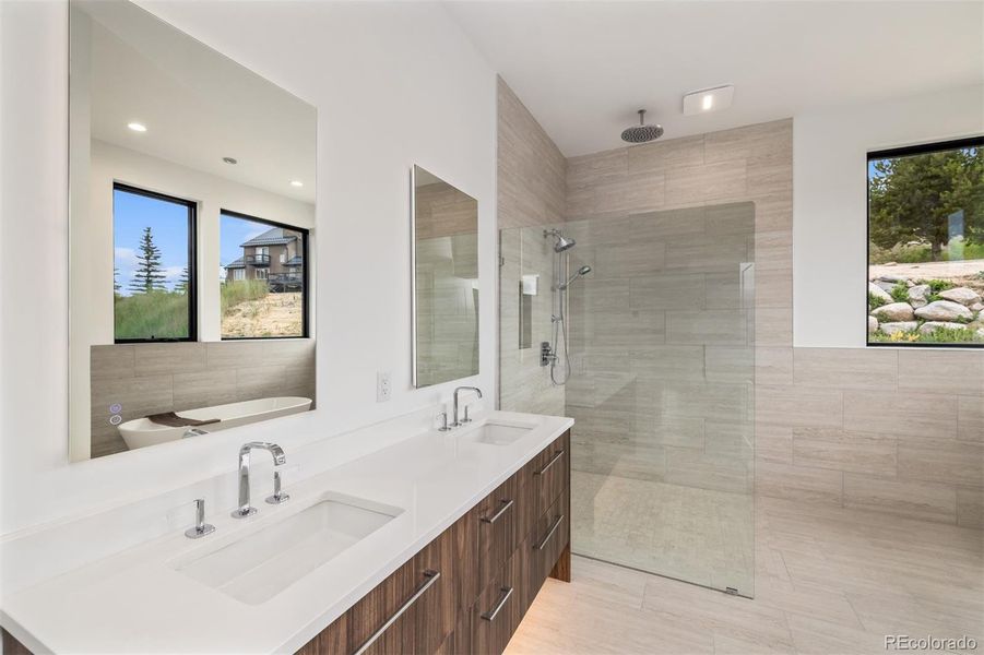 Furnished interior view inside a new home in , Silverthorne (Image 5).