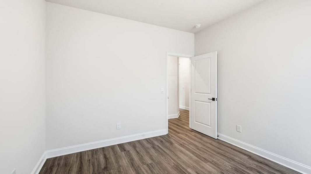 Spacious, unfurnished interior of a new home in Blue Ridge Trail, Fountain Inn (Image 28).