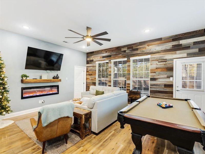 Furnished interior view inside a new home in , Mabank (Image 16).