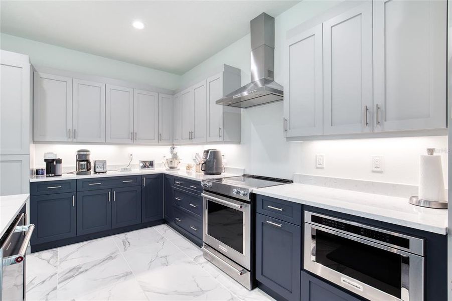 Furnished interior view inside a new home in , Daytona Beach (Image 60).