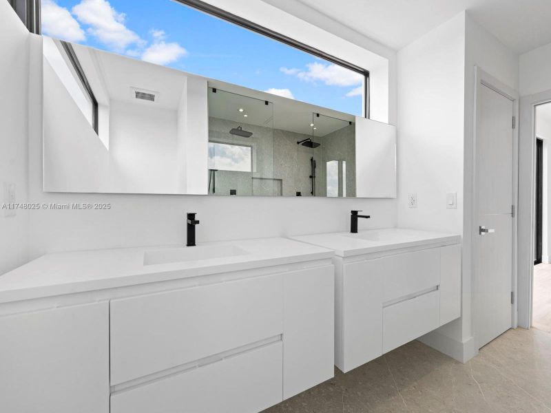 Furnished interior view inside a new home in , Tavernier (Image 3).