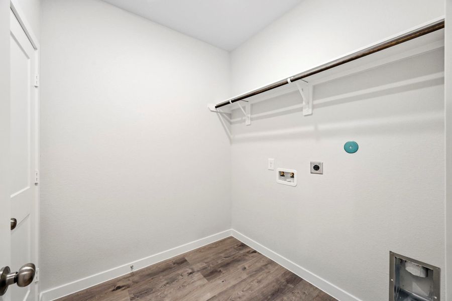 Spacious, unfurnished interior of a new home in Crockett Meadows, Conroe (Image 30).