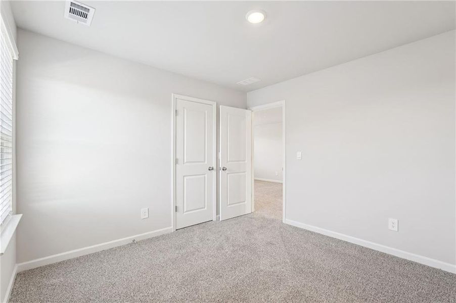 Spacious, unfurnished interior of a new home in Ivey Township, Dallas (Image 46).