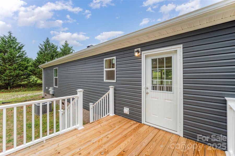 Exterior details and patio area of a home in , Shelby (Image 20).