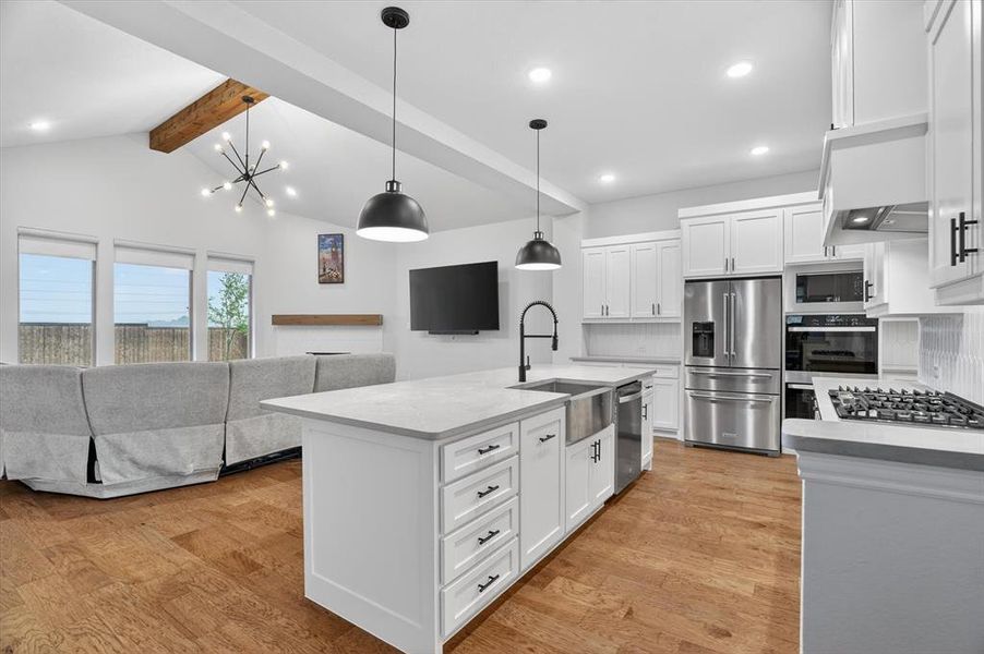 Furnished interior view inside a new home in Rockwood 65', Mansfield (Image 9).