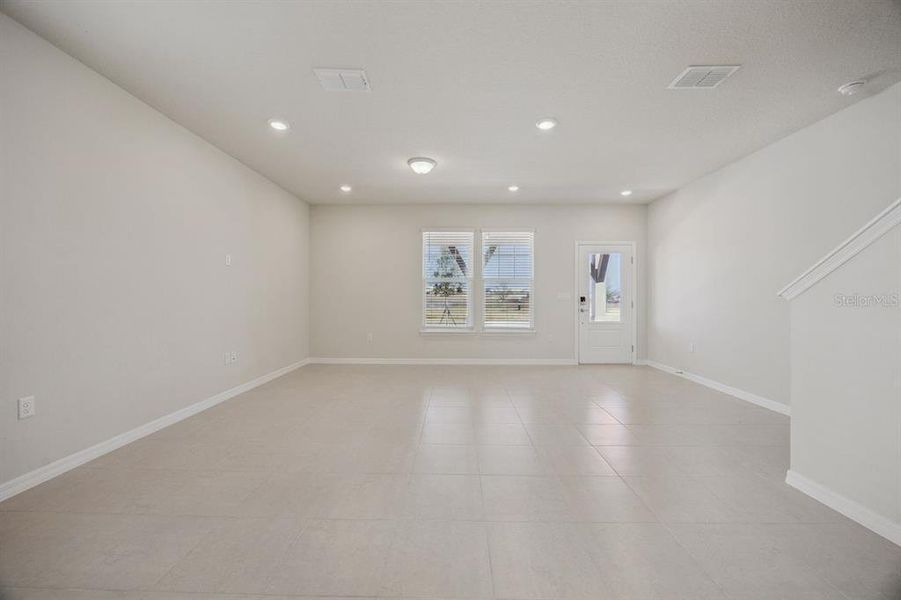 Spacious, unfurnished interior of a new home in , Winter Garden (Image 17).