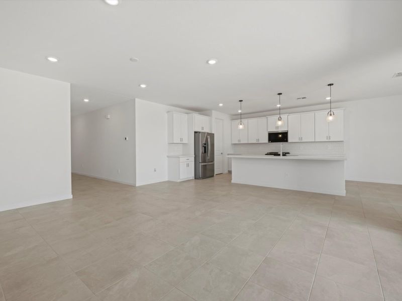Spacious, unfurnished interior of a new home in Rancho Mirage Signature Series, Maricopa (Image 16).
