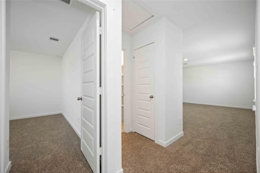 Spacious, unfurnished interior of a new home in , Fulshear (Image 19). Spacious, unfurnished interior of a new home in , Fulshear (Image 19).