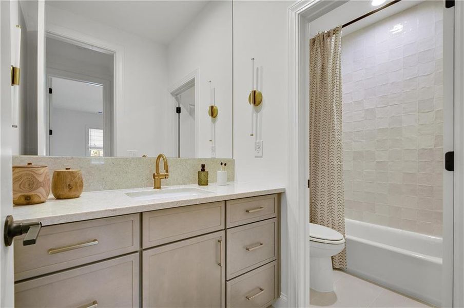 Furnished interior view inside a new home in Laurel View, Suwanee (Image 39). Furnished interior view inside a new home in Laurel View, Suwanee (Image 39).