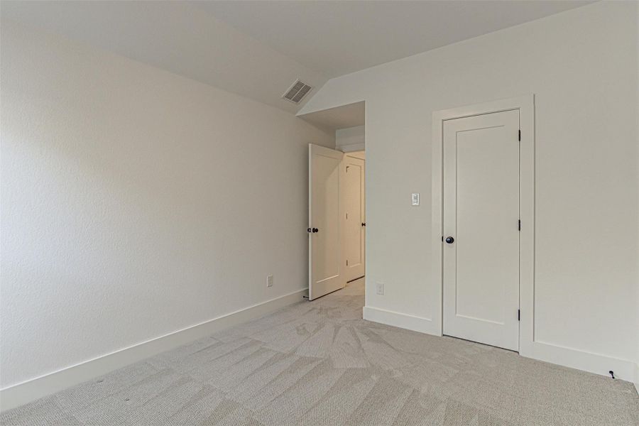 Spacious, unfurnished interior of a new home in Flora, Hutto (Image 26).