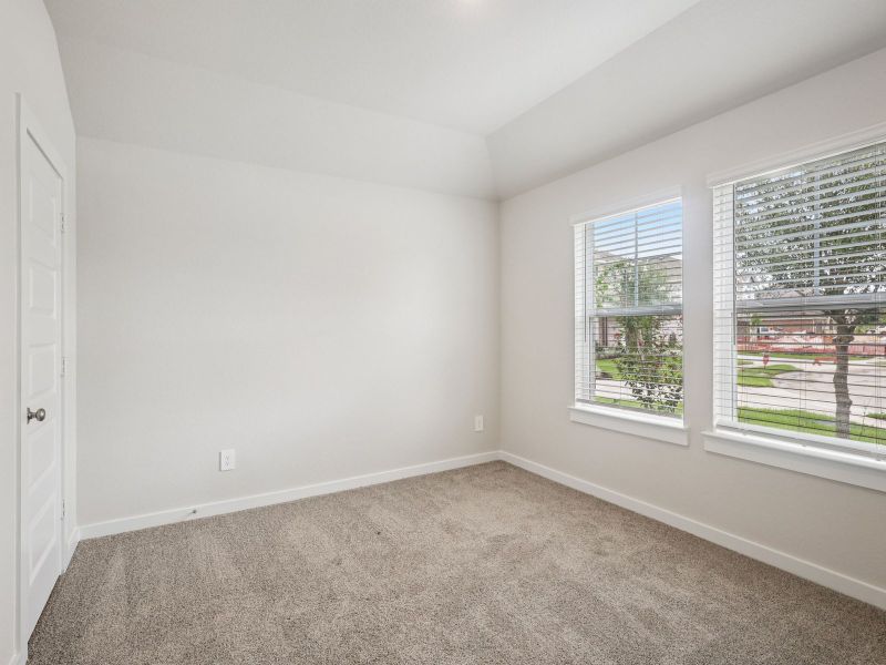 Spacious, unfurnished interior of a new home in Riviera Pines - Classic Series, Huffman (Image 11).