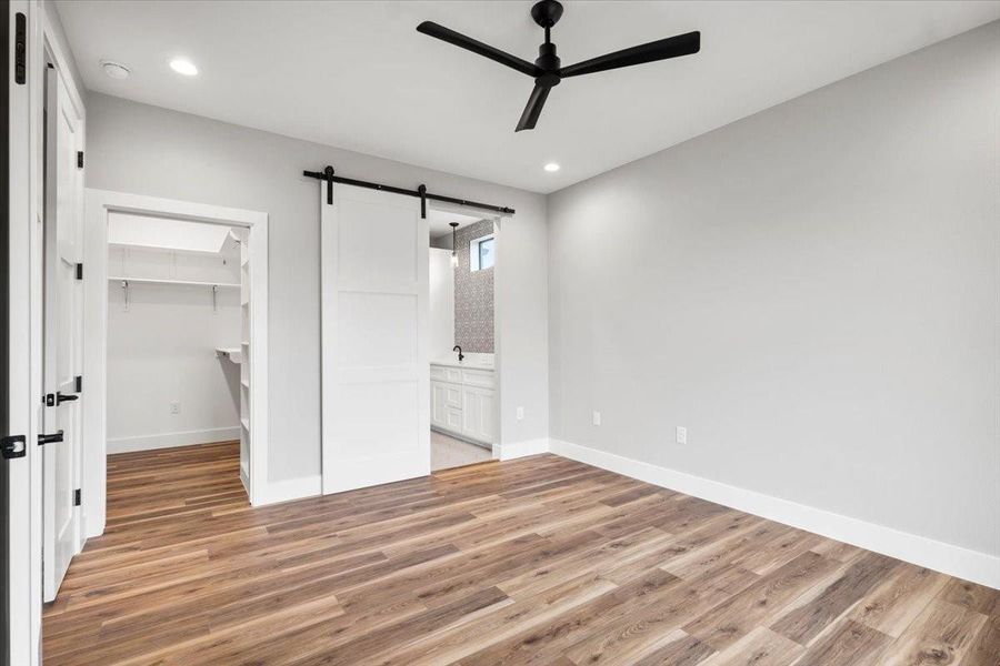 Spacious, unfurnished interior of a new home in , Johnson City (Image 24).