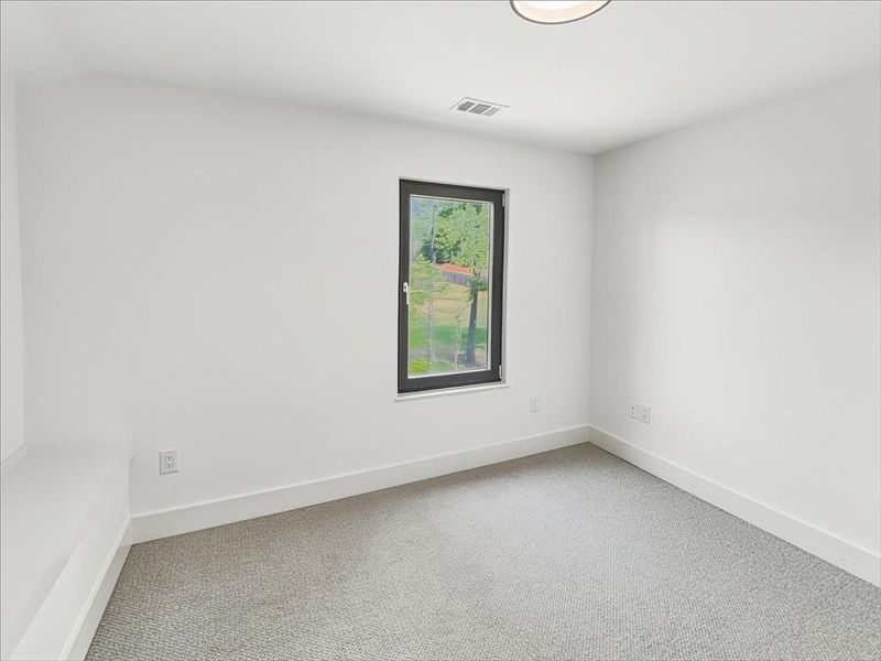 Spacious, unfurnished interior of a new home in , Lawrenceville (Image 46).
