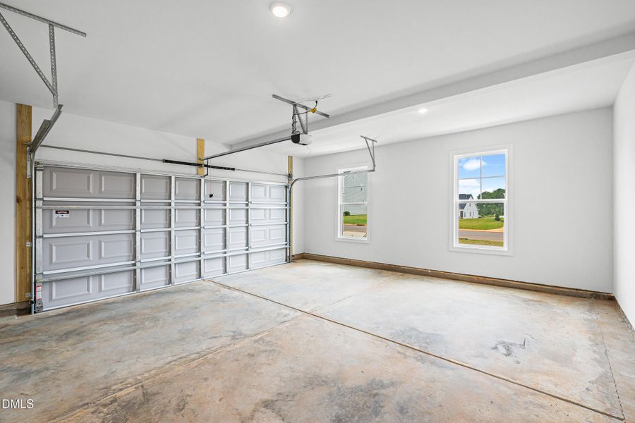 40 -154 Tennyson Dr_ Garage_ Interior