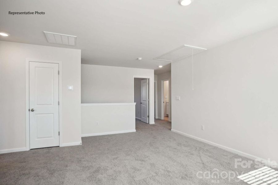 Spacious, unfurnished interior of a new home in Granite Falls, Lancaster (Image 40).