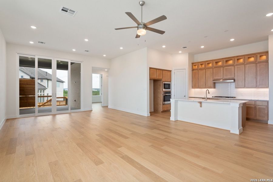 Spacious, unfurnished interior of a new home in Homestead, Schertz (Image 24).