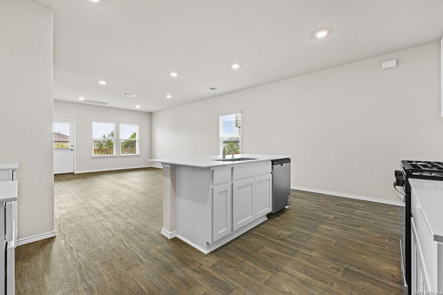 Image 27 of a home in Redbird Ranch.