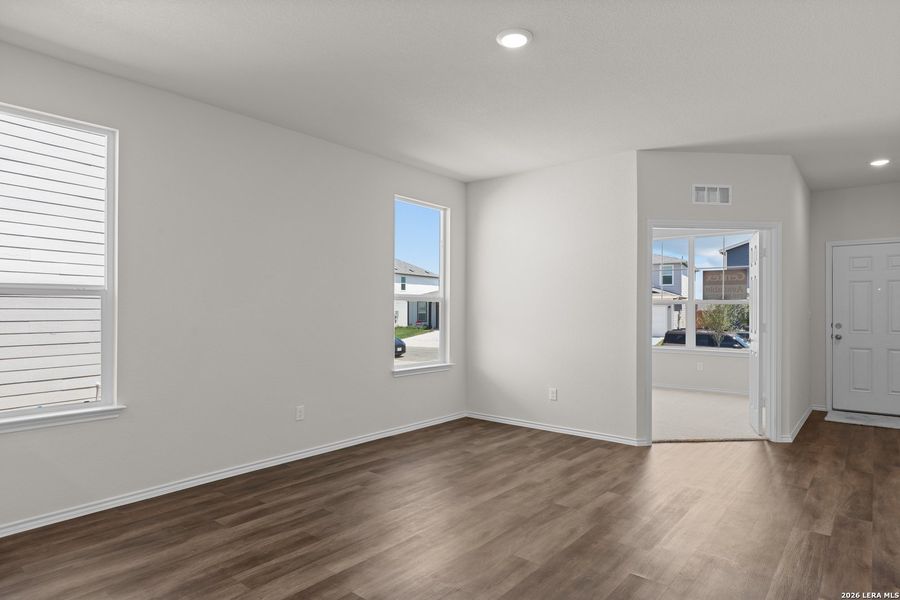 Spacious, unfurnished interior of a new home in , New Braunfels (Image 10).