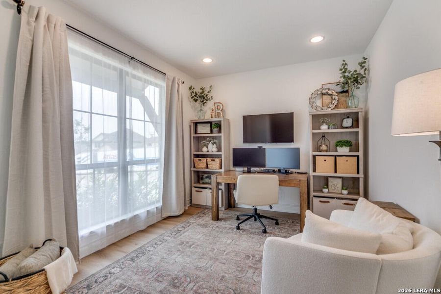 Furnished interior view inside a new home in Ventana Park, Bulverde (Image 14). Furnished interior view inside a new home in Ventana Park, Bulverde (Image 14).