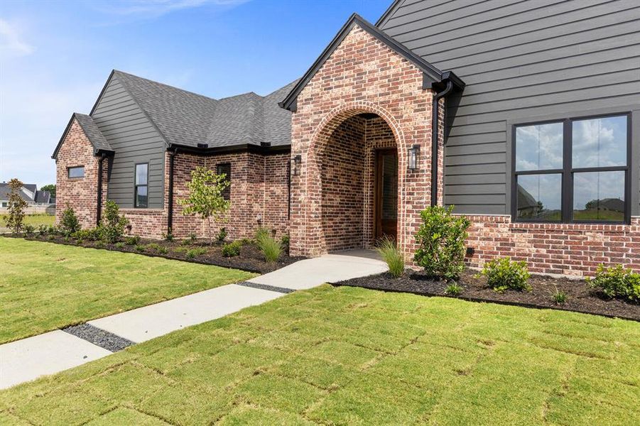 Exterior details and patio area of a home in , Robinson (Image 3).