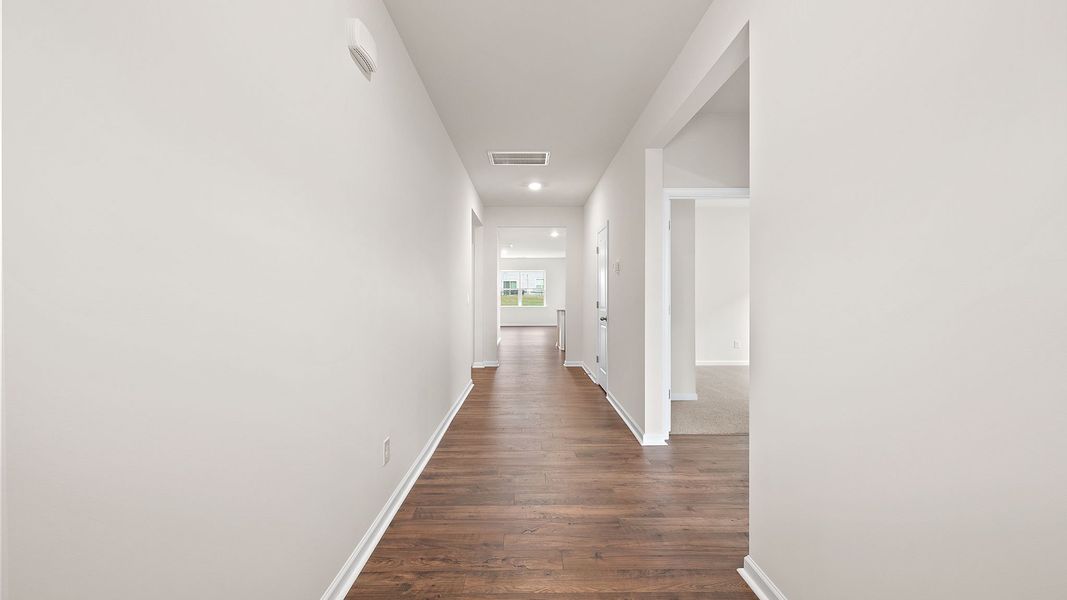 Spacious, unfurnished interior of a new home in Woodglen, Piedmont (Image 10).
