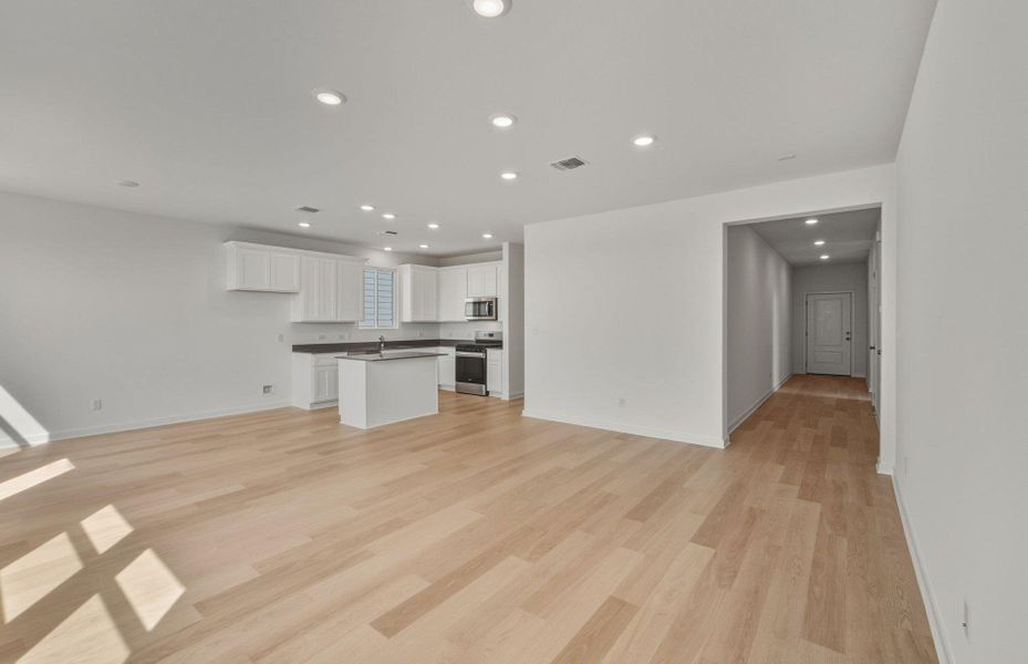 Spacious, unfurnished interior of a new home in Alto, San Marcos (Image 19).