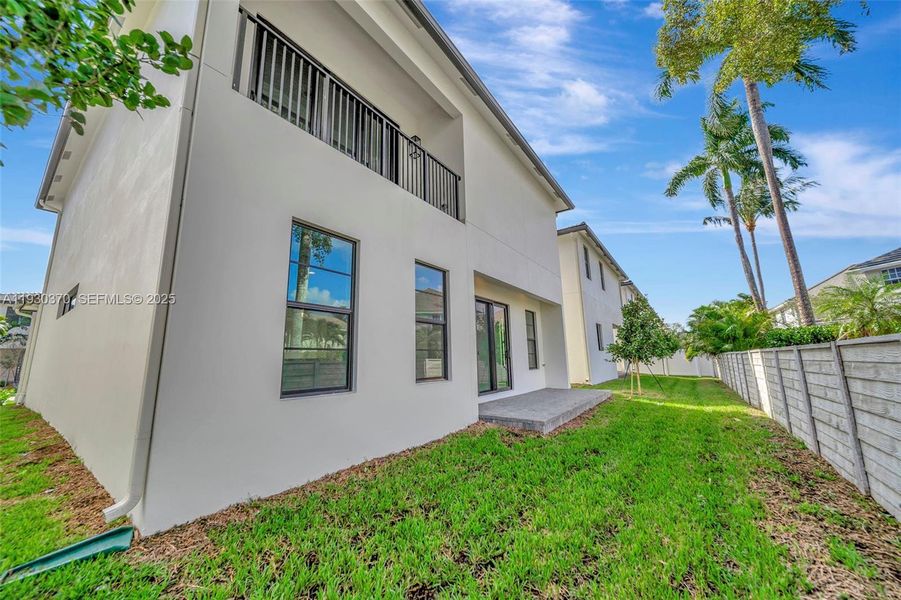 Exterior details and patio area of a home in Marina Landings, Fort Lauderdale (Image 25).