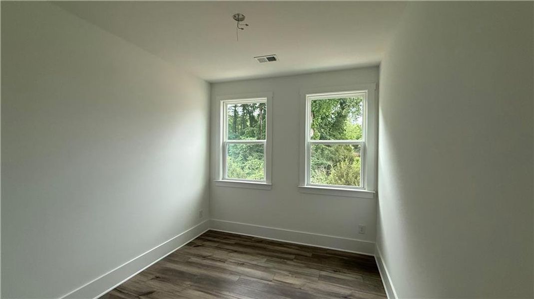 Spacious, unfurnished interior of a new home in Park Vue, Atlanta (Image 31).