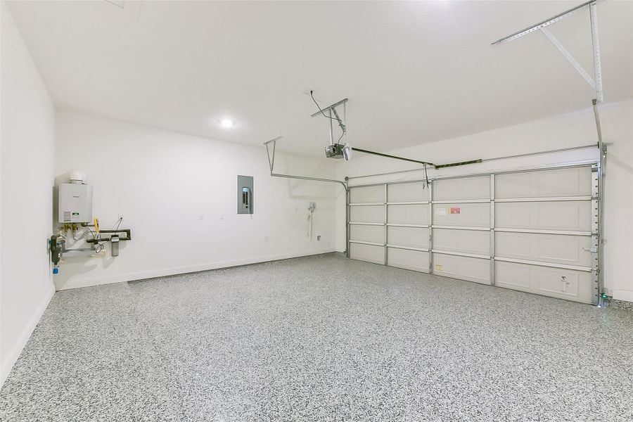 Spacious, unfurnished interior of a new home in Evergreen 40', Conroe (Image 28). Spacious, unfurnished interior of a new home in Evergreen 40', Conroe (Image 28).