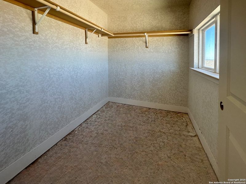 Spacious, unfurnished interior of a new home in Sunday Creek at Kinder Ranch, San Antonio (Image 9). Spacious, unfurnished interior of a new home in Sunday Creek at Kinder Ranch, San Antonio (Image 9).