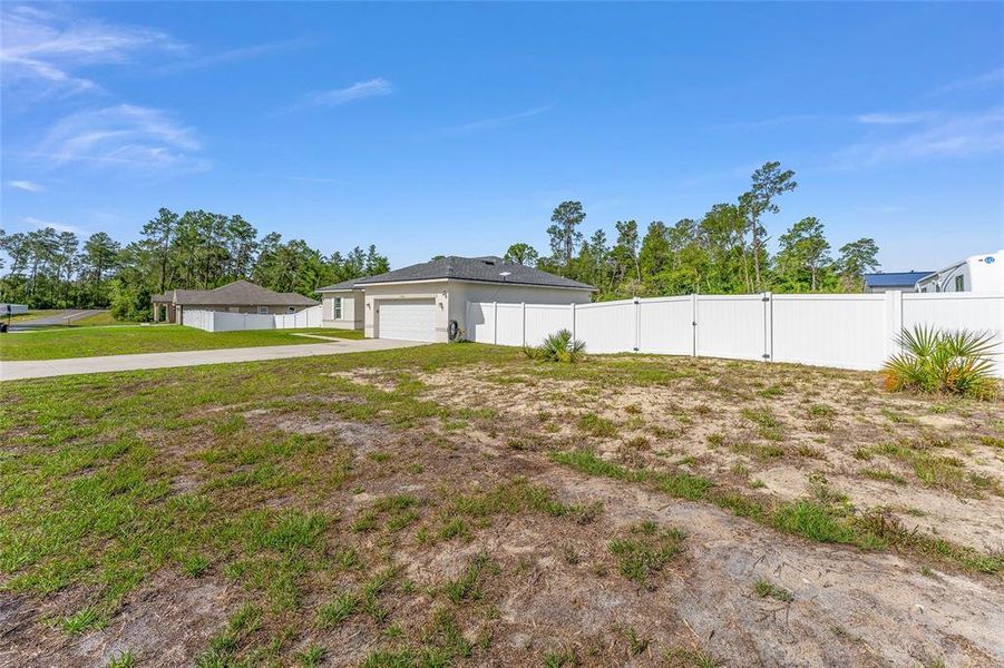 Exterior details and patio area of a home in , Ocala (Image 29).