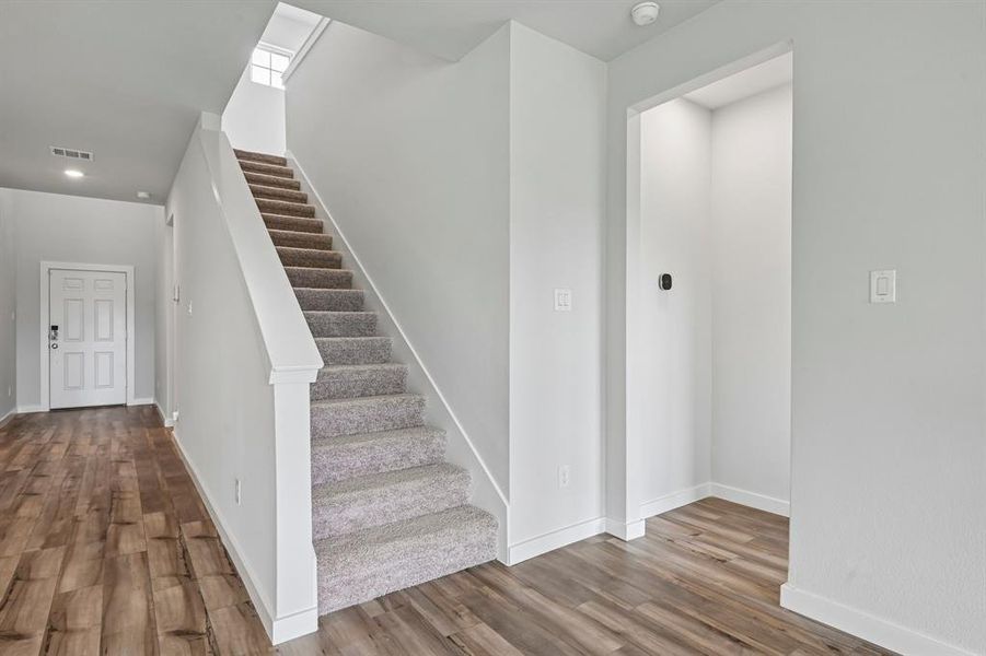 Spacious, unfurnished interior of a new home in Lone Oak, Alvarado (Image 18).