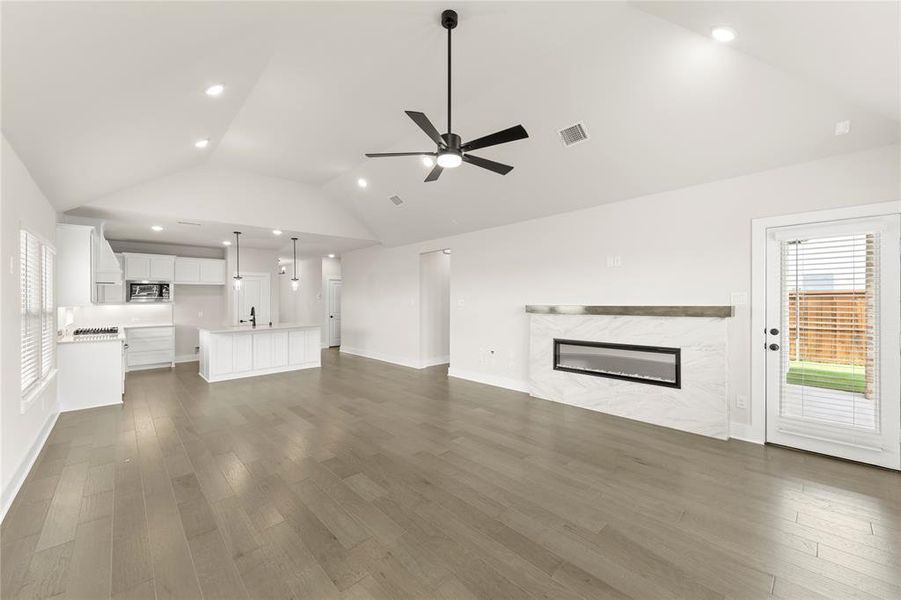 14. 2374 Bell - Family (3) 14. 2374 Bell - Family (3)