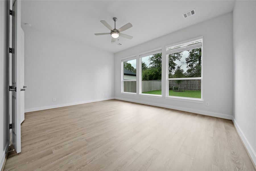 Spacious, unfurnished interior of a new home in , Tomball (Image 19). Spacious, unfurnished interior of a new home in , Tomball (Image 19).