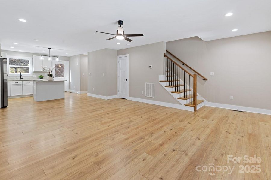 Spacious, unfurnished interior of a new home in , Burnsville (Image 11).