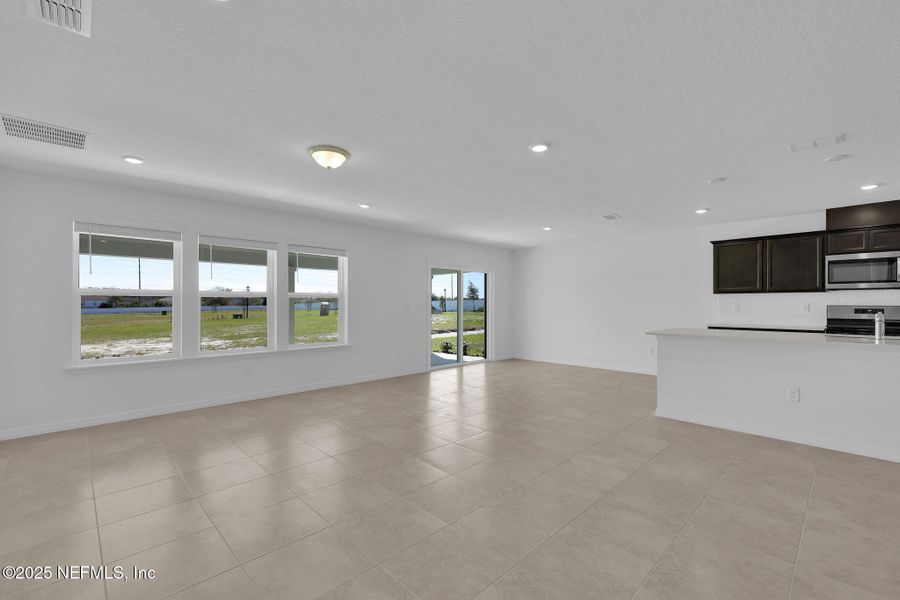 Spacious, unfurnished interior of a new home in Wells Landing, Jacksonville (Image 26). Spacious, unfurnished interior of a new home in Wells Landing, Jacksonville (Image 26).