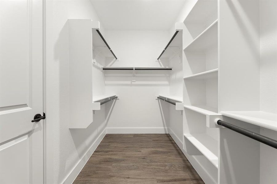 21. 709 Wilderness - Closet 21. 709 Wilderness - Closet