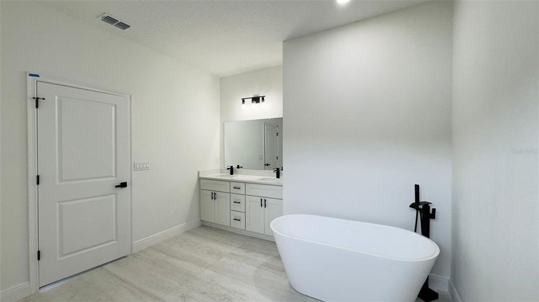 Furnished interior view inside a new home in , Citrus Springs (Image 4).